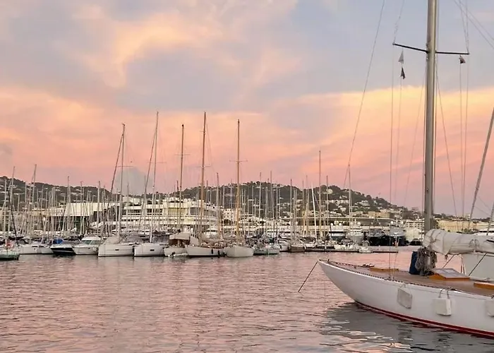 Moderne Et Chaleureux A 2 Minutes Du Palais *